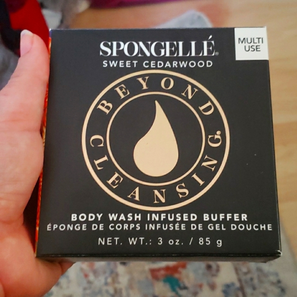 Spongelle 🧽 sweet cedarwood body buffer